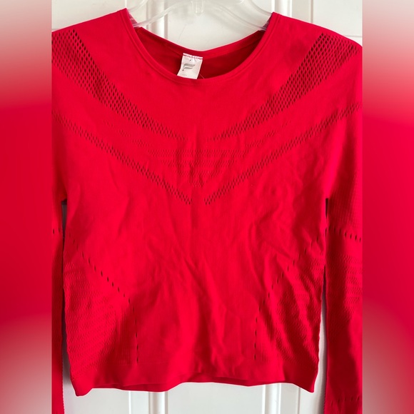 NWT Fabletics Sarah Long Sleeve SculptKnit Red Crop Top Active Gym Women's L - Picture 4 of 12